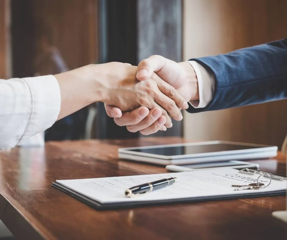 BUSINESS AND COMMERCIAL LAWYER